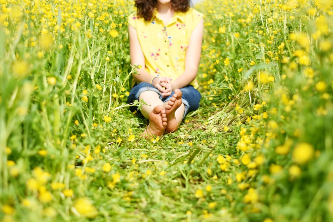 sister's buttercup photoshoot (17)